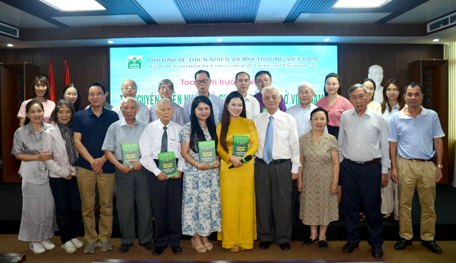 VACNE:[-]Th&uacute;c[-]đẩy[-]chuyển[-]đổi[-]xanh[-]từ[-]nền[-]tảng[-]tư[-]duy[-]v&agrave;[-]khoa[-]học